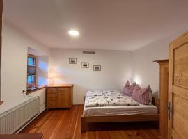 Gästezimmer in Bauernhaus, farm stay in Rennweg