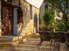 Beautiful house with garden and amazing lake view, hotel v destinaci Kastoria