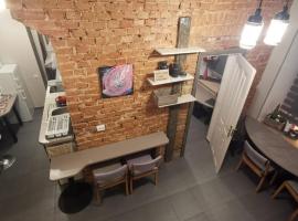 Alejas KAMBARI، فندق في Bēne