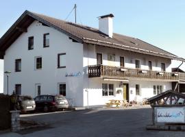 Hike 'n Bike Base, family hotel in Bad Kohlgrub