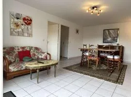 Maison 4 pièces, Garage, Proche Plage - FR-1-225C-155