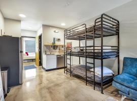 Family staycation suite near StLouis and ski hil，位于太平洋的酒店