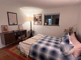Peter's Place - Spacious 2Bed & Bath Suite, hotel en Surrey