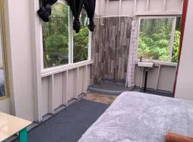 Simply convenient tropical country studio