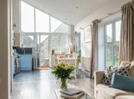 Blueberry Barn, light and airy barn conversion near Bruton