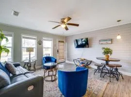 Walk to Beach and Pier Updated Abode in Rockport!