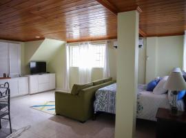 Tangerine Sunsets Alta Vista Suite 2, cottage a Nassau