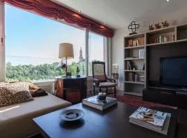 Spacious Apartment with Views of Plaza de España & María Luisa Park