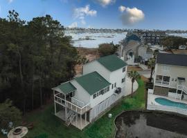 Private Murrells Inlet Marshfront 4 BR 4 BA Waterfront Home, hotel di Myrtle Beach