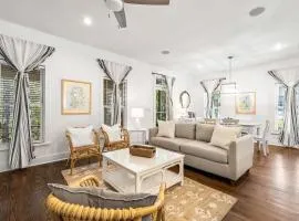 The Story House Walk To Beach Pet Friendly