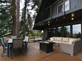 Modern A-frame cabin in Cavebay for 14 guests