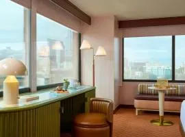 Renaissance Austin Downtown Hotel