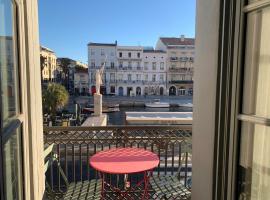 T3 rénové climatisé avec balcon et Wifi au cœur de Sète - FR-1-338-595، فندق في سيت