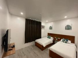 The Nook Hotel by garulo, Hotel in Castillejos
