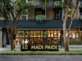 Madi Paidi Bangkok, Autograph Collection