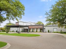 Courtyard Detroit Metro Airport Romulus, hotel a prop de Aeroport de Detroit Metro, a Romulus