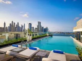 Tumbi West Palm Beach Hotel Dubai,Tapestry Collection Hilton