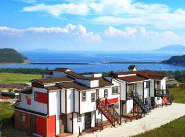 Bluesean Pension, cabaña o casa de campo en Namhae