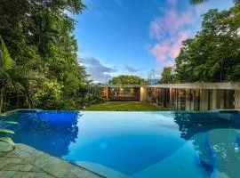 Planchonella House - Eco Stay de Luxe