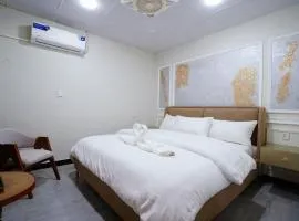 Luxvill Hotel