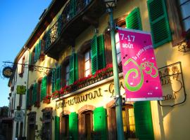 Logis H&ocirc;tel-Restaurant Aux Trois Roses