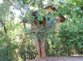 Tree House-Midigama, cabin sa Weligama