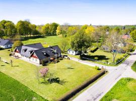 Luxury 3 bedroom holiday rental: Gladsax şehrinde bir otel