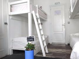 Somasiri Backpacker Hostel, hotel v destinaci Matara