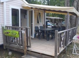 Mobil home 6 personnes, hôtel à Barrême