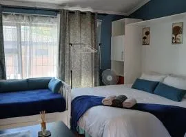 Stay at Gabby's- no loadshedding