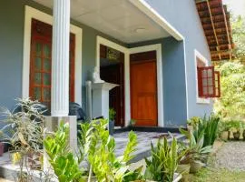 Mountain Breeze Inn Midigama