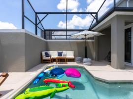 Stunning 5 Bd w/ Pool Close to Disney 2905, hotel in Kissimmee
