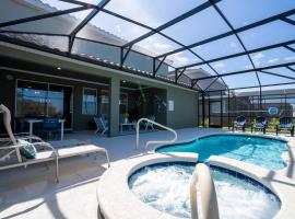 Stunning 5Bd w/ Pool Close to Disney @ Solterra 7829, Hotel in Davenport
