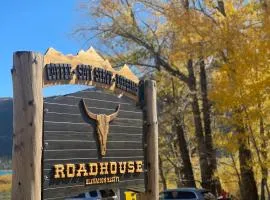 Roadhouse Lodge & Coffee Shop