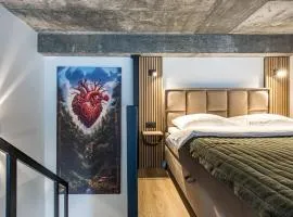 Center loft apartment near port