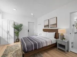 Shadyside, Central !2 Bright and Stylish Studio With Free Parking