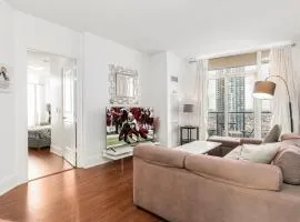 Luxurious 2BR 2BATH Condo Steps from Square One