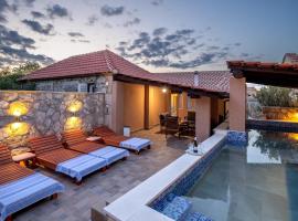 Family friendly house with a swimming pool Zastrazisce, Hvar - 23743, hotel v destinaci Zastražišće
