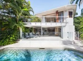 Pet-Friendly Waterfront Hideaway