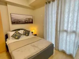 Minimalist Executive Studio at The Palladium