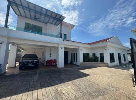Villa Aainaa Homestay, khách sạn ở Pasir Mas