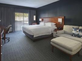 Courtyard by Marriott Norwalk, hotel en Norwalk