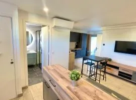 T2 moderne avec piscine, tennis et garage