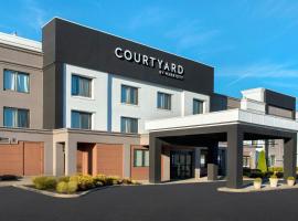 Courtyard Newburgh Stewart Airport, hotell  lennujaama Stewart Airport - SWF lähedal