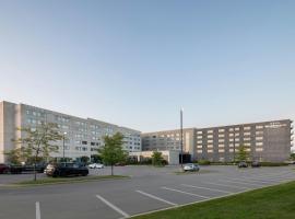 Courtyard by Marriott Montreal Airport, hotel poblíž Mezinárodní letiště Montreal-Pierre Elliott Trudeau - YUL, Dorval