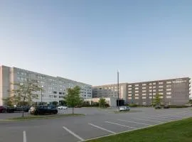 Courtyard by Marriott Montreal Airport、ドルバルにあるモントリオール・ピエール・エリオット・トルドー国際空港 - YULの周辺ホテル