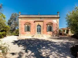 Antique Villa, Casa Rosa - 3 bed, 2 bath with pool