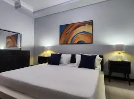 Luxury 2-Bedroom Suite adjacent AC Marriott Hotel New Kingston