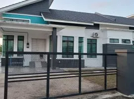 Nur Maju Homestay