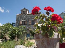 Stone house Na Rudini, hôtel à Zlarin